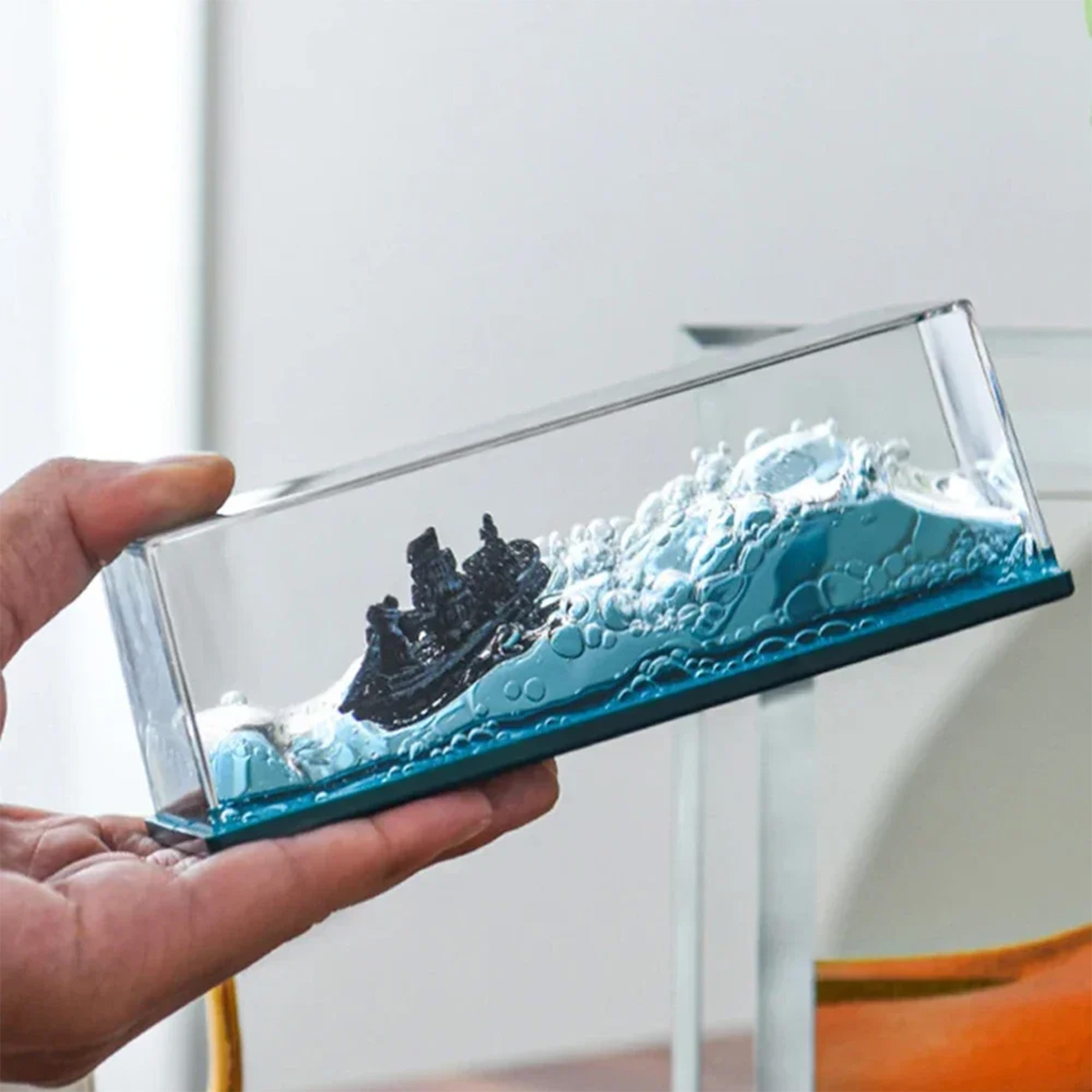 Going Merry and Thousand Sunny floating ship models from One Piece, realistic fluid liquid design, perfect decorative pieces and gifts for fans